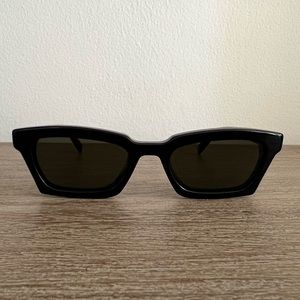 OFF-WHITE c/o VIRGIL ABLOH x Watch Parker “Small Sunglasses”